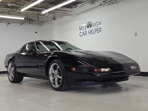 Used 1994 Chevrolet Corvette Coupe RWD image 5