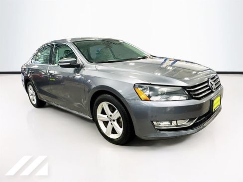 Used 2015 Volkswagen Passat 1.8T Limited Edition FWD image 3