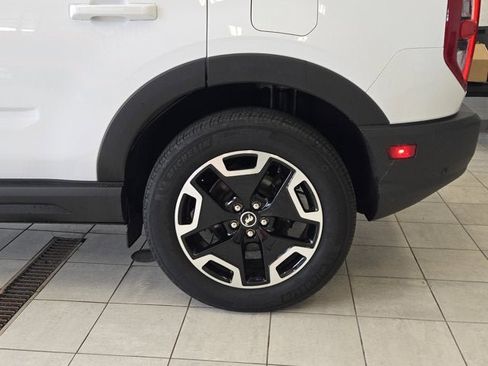 Used 2024 Ford Bronco Sport Outer Banks w/ Tech Package AWD/4WD image 14
