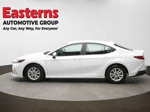 Used 2025 Toyota Camry LE image 59