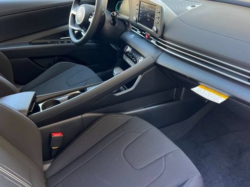 New 2026 Hyundai Elantra Hybrid FWD image 14