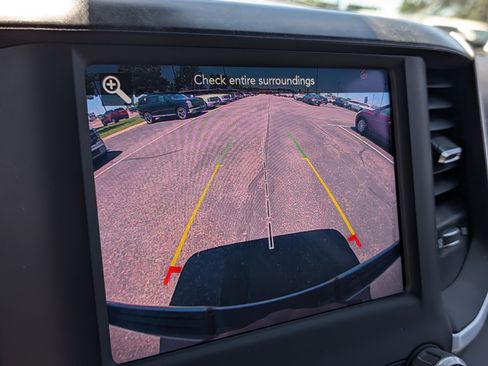 Used 2020 RAM 1500 Big Horn AWD/4WD image 17
