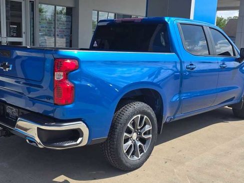 Used 2024 Chevrolet Silverado 1500 LT w/ Z71 Off-Road Package AWD/4WD image 6