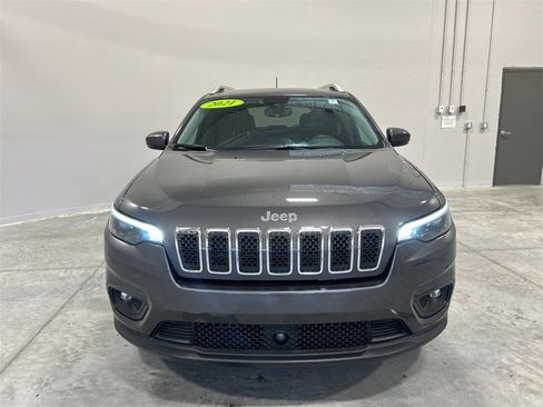 Used 2021 Jeep Cherokee Latitude Lux w/ Comfort/Convenience Group image 3