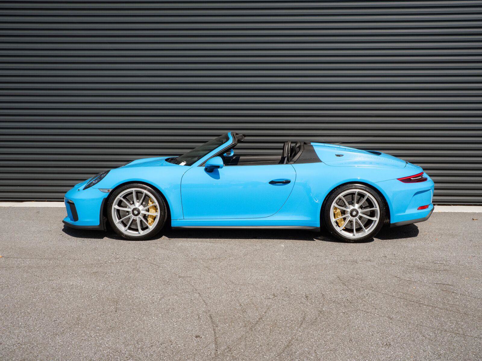 Used 2019 Porsche 911 Speedster RWD image 2
