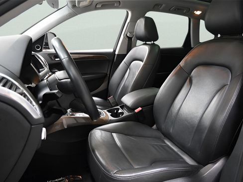 Used 2017 Audi Q5 2.0T Premium Plus w/ Technology Package AWD/4WD image 12