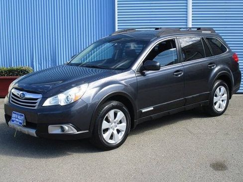 Used 2011 Subaru Outback 2.5i Limited AWD/4WD image 2