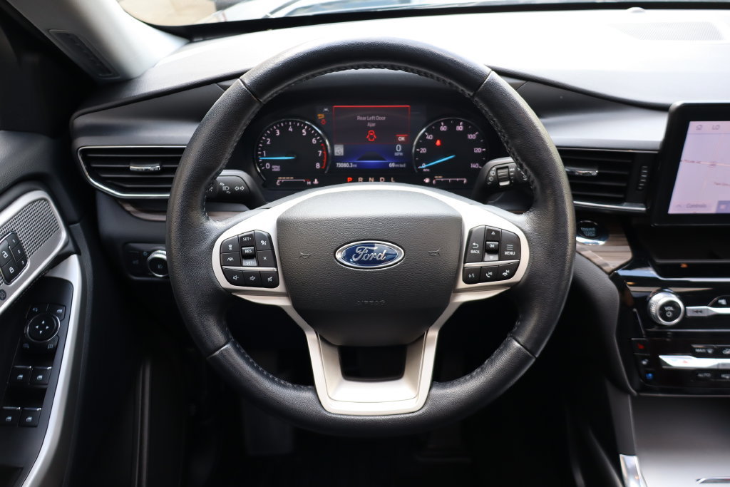 Used 2022 Ford Explorer Limited w/ Equipment Group 301A AWD/4WD image 22