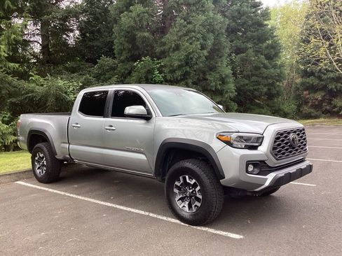 Used 2023 Toyota Tacoma TRD Off-Road AWD/4WD image 7