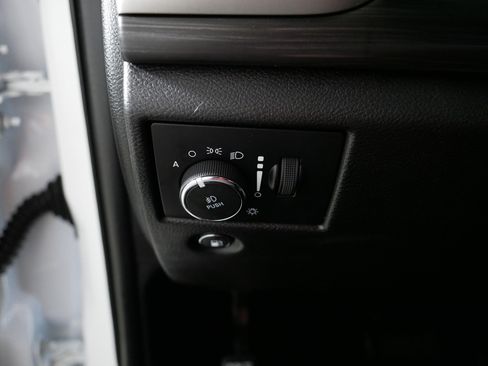 Used 2021 Jeep Grand Cherokee Laredo X AWD/4WD image 26