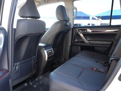Used 2019 Lexus GX 460 Premium image 25