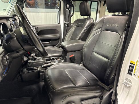 Used 2021 Jeep Wrangler Unlimited Sahara w/ Cold Weather Group AWD/4WD image 10