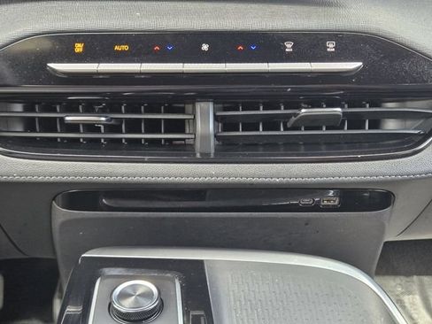 Used 2025 Buick Enclave Preferred AWD/4WD image 19