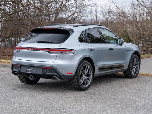 Certified 2025 Porsche Macan image 7