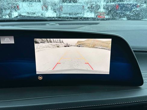 Used 2024 Cadillac XT4 Premium Luxury image 30