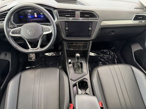 Certified 2024 Volkswagen Tiguan SE FWD image 26