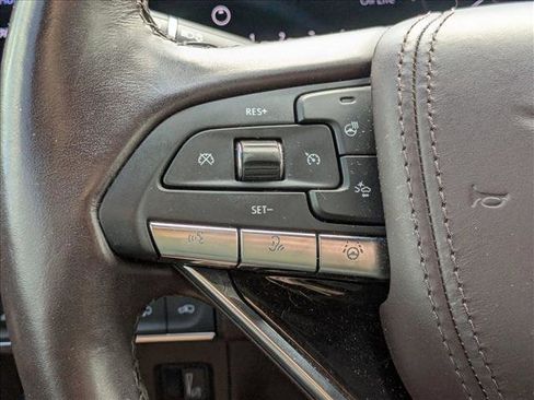 Used 2022 Cadillac Escalade Sport Platinum w/ LPO, ONYX Package AWD/4WD image 4