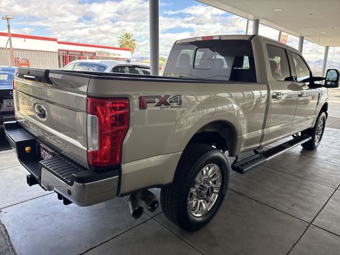 Used 2018 Ford F250 Lariat w/ Lariat Value Package AWD/4WD image 4