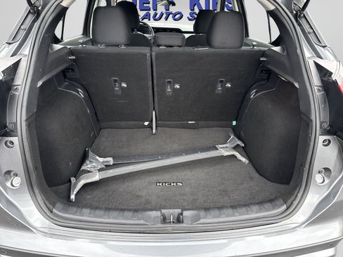 Used 2023 Nissan Kicks SV FWD image 9