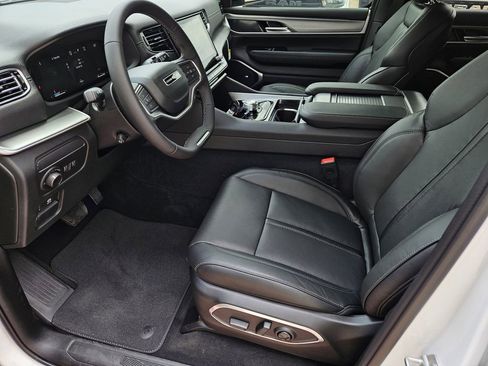 New 2026 Jeep Grand Wagoneer L 2WD image 13
