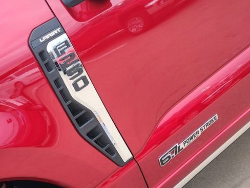 Used 2025 Ford F250 Lariat w/ Lariat Ultimate Package image 9