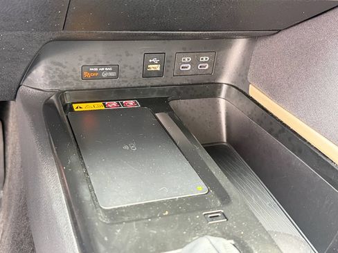 Used 2025 Toyota Camry LE FWD image 27