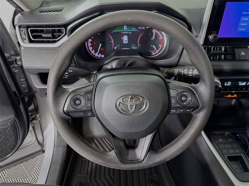 Used 2023 Toyota RAV4 XLE AWD/4WD image 3