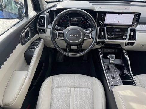 Certified 2022 Kia Sorento S image 11