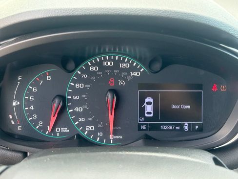 Used 2020 Chevrolet Trax LT w/ LT Convenience Package AWD/4WD image 22