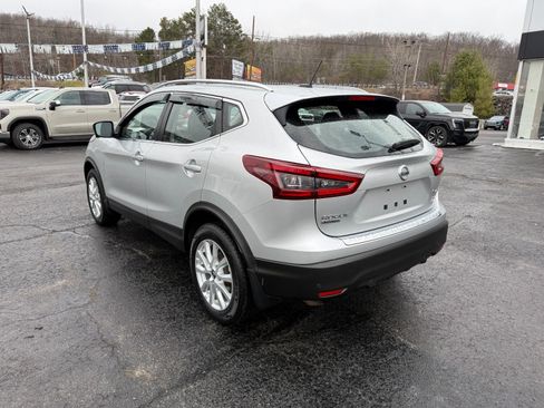 Used 2021 Nissan Rogue Sport SV w/ Technology Package image 3