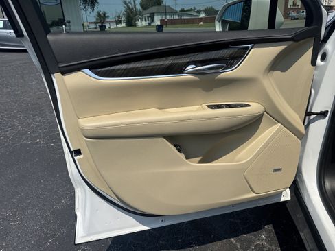 Used 2019 Cadillac XT5 AWD image 5