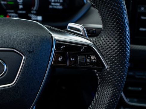 Used 2024 Audi e-tron GT Prestige image 42