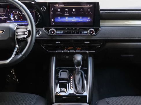 Used 2024 Chevrolet Colorado LT w/ LT Convenience Package image 13