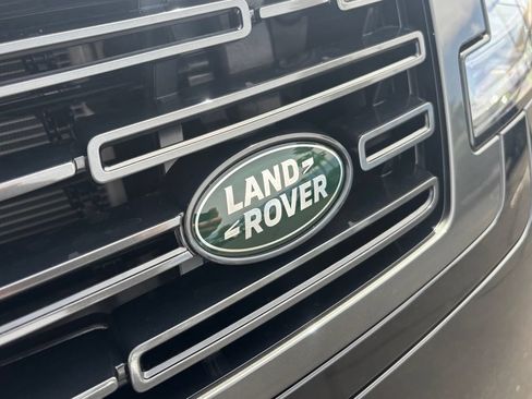 New 2026 Land Rover Range Rover Long Wheelbase SE AWD/4WD image 18