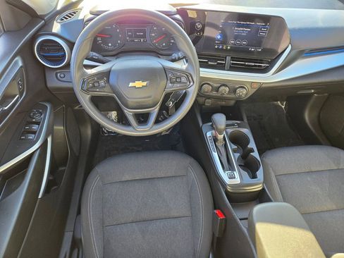 Used 2025 Chevrolet Trax LS FWD image 12