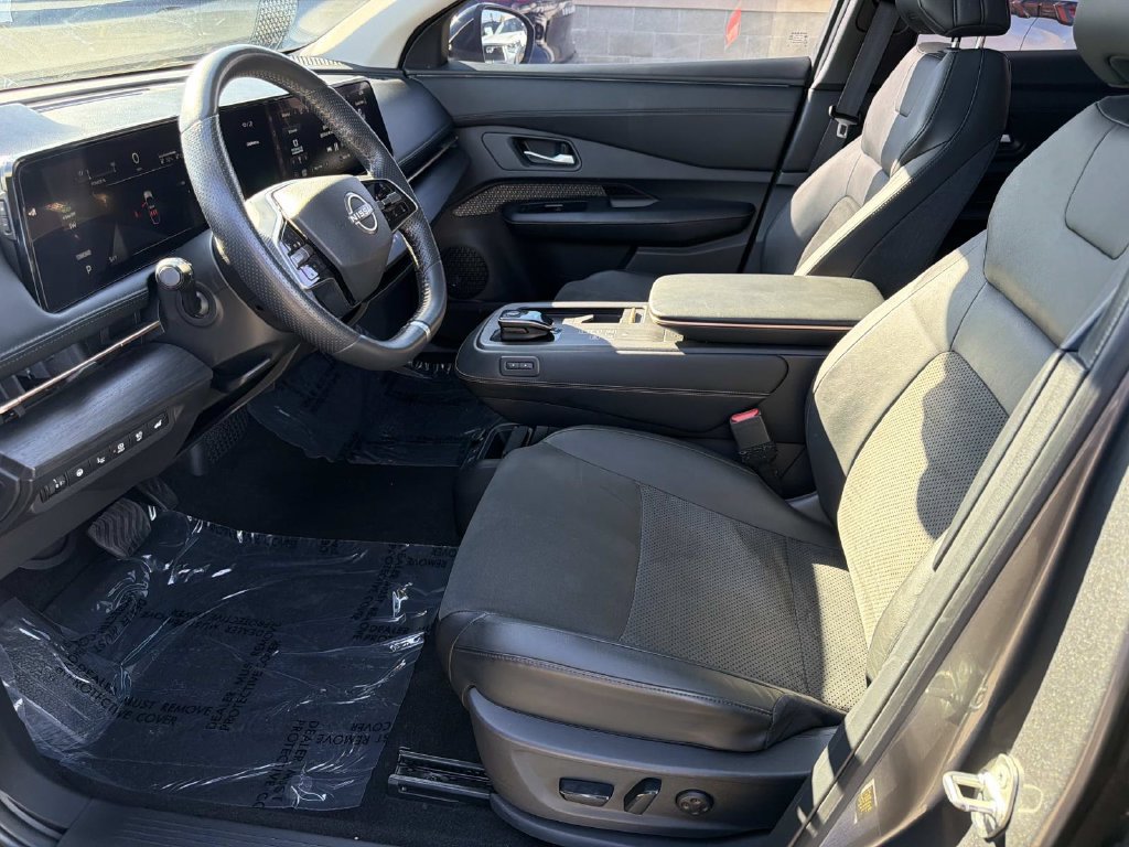 Used 2024 Nissan Ariya FWD image 14