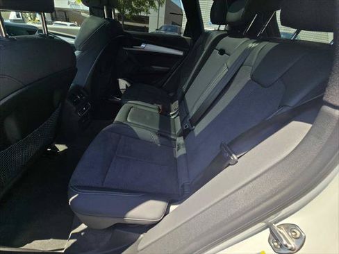 Used 2023 Audi Q5 e Prestige w/ Prestige Package AWD/4WD image 18