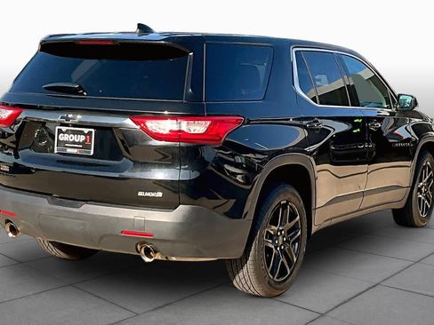Used 2019 Chevrolet Traverse LS w/ LPO, Blackout Package FWD image 11