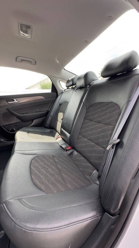 Used 2015 Hyundai Sonata Sport w/ Option Group 03 FWD image 12