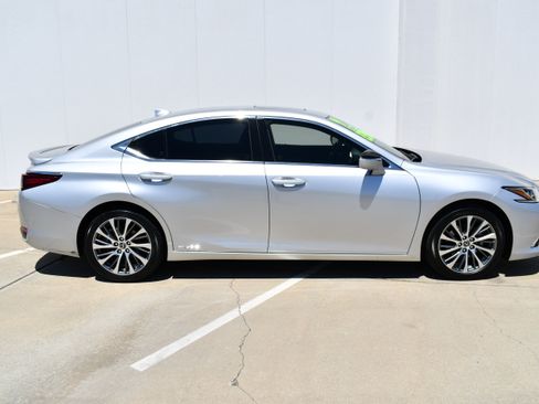 Used 2019 Lexus ES 300h w/ Premium Package FWD image 5