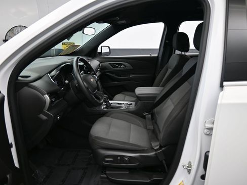 Used 2023 Chevrolet Traverse LT image 11