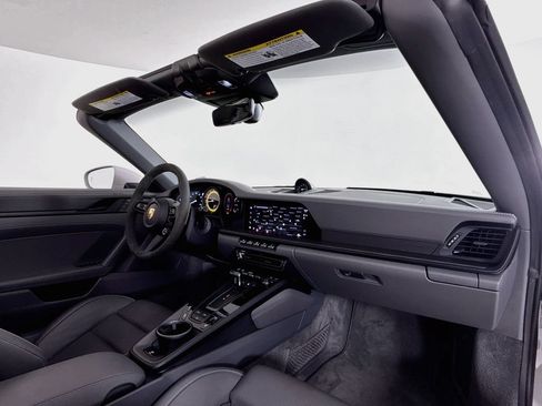 Used 2024 Porsche 911 Carrera GTS RWD image 17