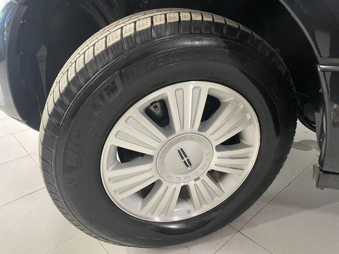 Used 2014 Lincoln Navigator 4WD image 12