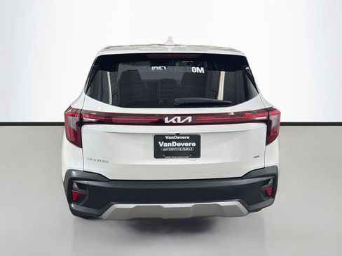 Used 2024 Kia Seltos LX AWD/4WD image 8