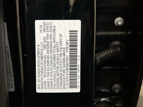Used 2025 Honda Pilot Black Edition image 36