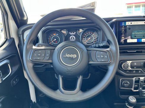 Used 2025 Jeep Wrangler Sport image 26