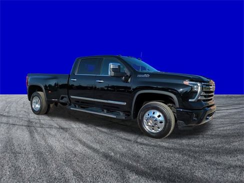 Used 2024 Chevrolet Silverado 3500 High Country w/ Technology Package image 2