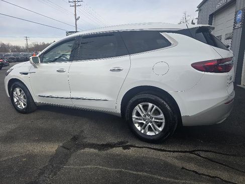 Used 2020 Buick Enclave Essence image 6