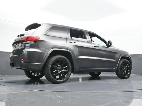 Used 2019 Jeep Grand Cherokee Altitude image 53