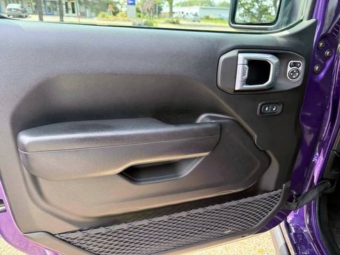 Used 2023 Jeep Wrangler Unlimited Sport AWD/4WD image 16